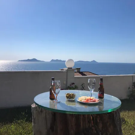 Precioso Con Terreno Y Vistas A Cies 比戈