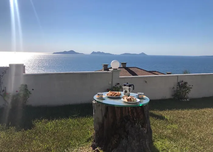 Precioso Con Terreno Y Vistas A Cies Daire Vigo