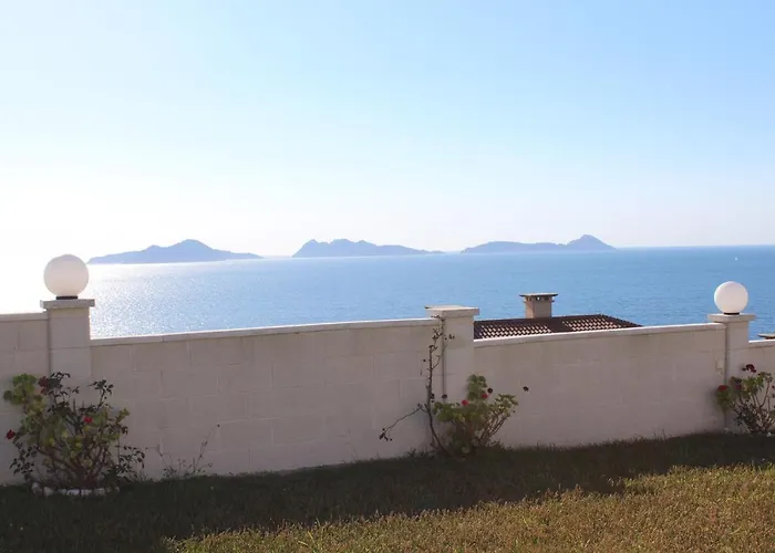 Daire Precioso Con Terreno Y Vistas A Cies Vigo